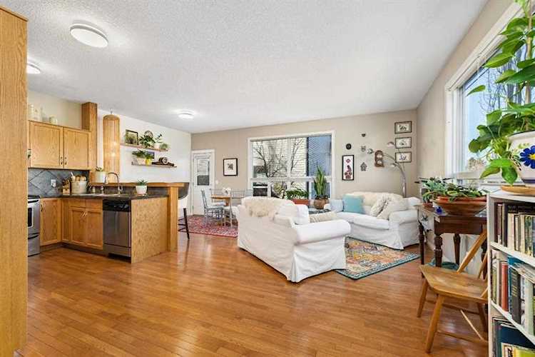 249 Ross Ave #7 Cochrane, AB T4C 2J5