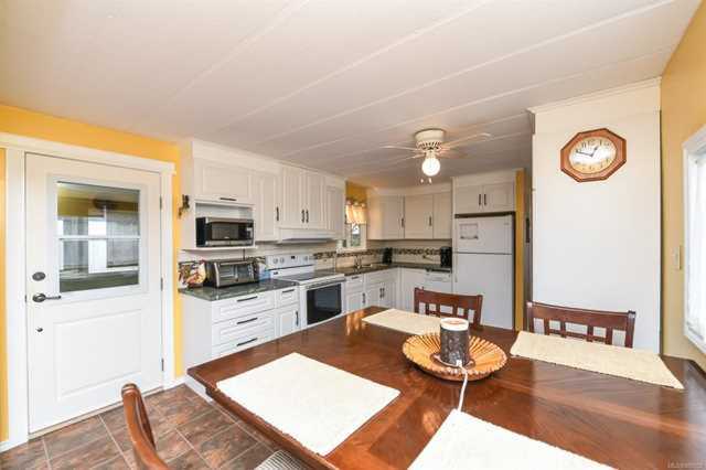 2625 Mansfield Dr Courtenay, BC V9N 2M2