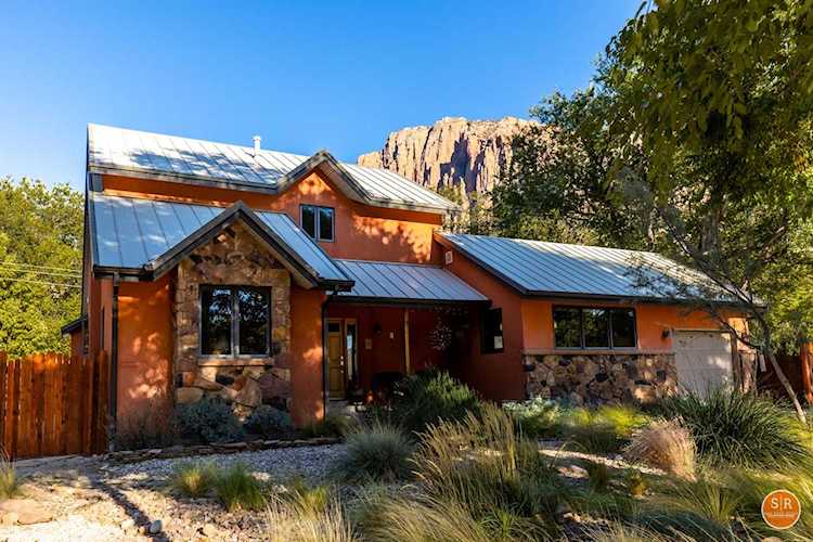 37 Big Springs RD Springdale, UT 84767