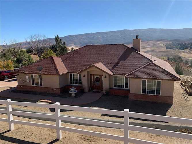 8310 Calva Street Leona Valley, CA 93551