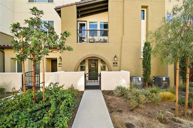 919 E Twill Court Anaheim, CA 92802