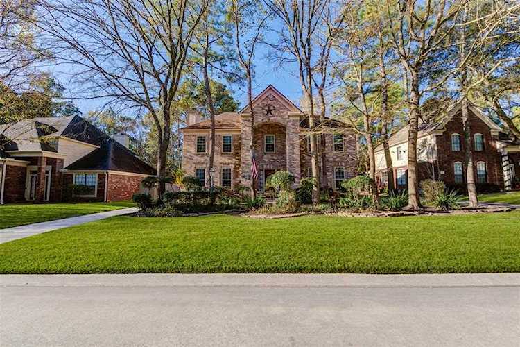 23 Cherry Blossom Place The Woodlands, TX 77381