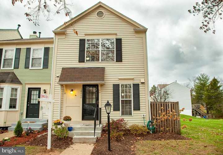 14680 Basingstoke Loop #212 Centreville, VA 20120 | MLS ® VAFX1170176 Photo 1