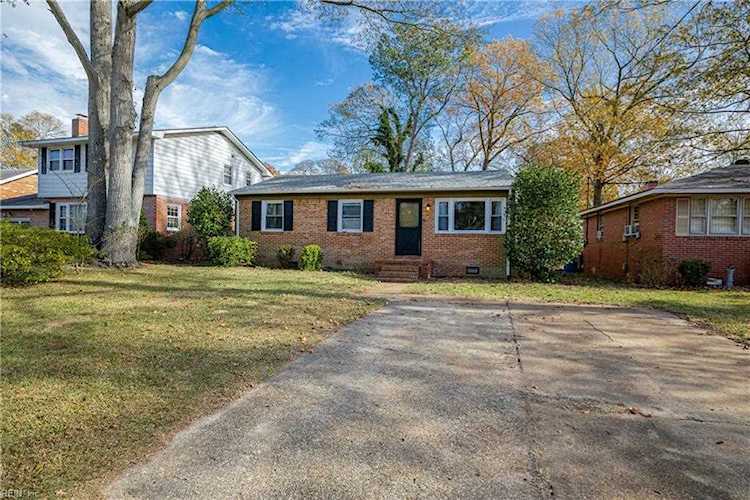 home for sale in Norfolk Highlands Chesapeake VA 23325 - MLS 10353216 Photo 1