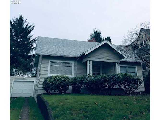106 SE 70th Ave Portland, OR 97215