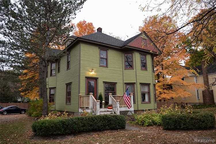 130 N Main St Village Of Clarkston, MI 48346