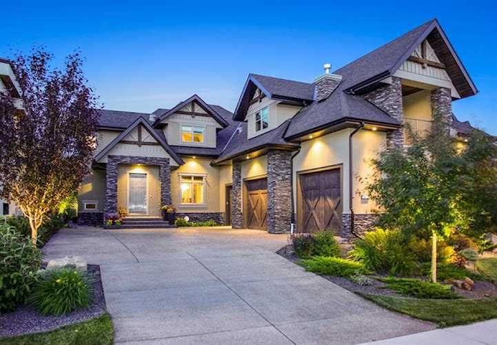 8 Aspen Ridge Manor SW Calgary, AB T3H 0T4