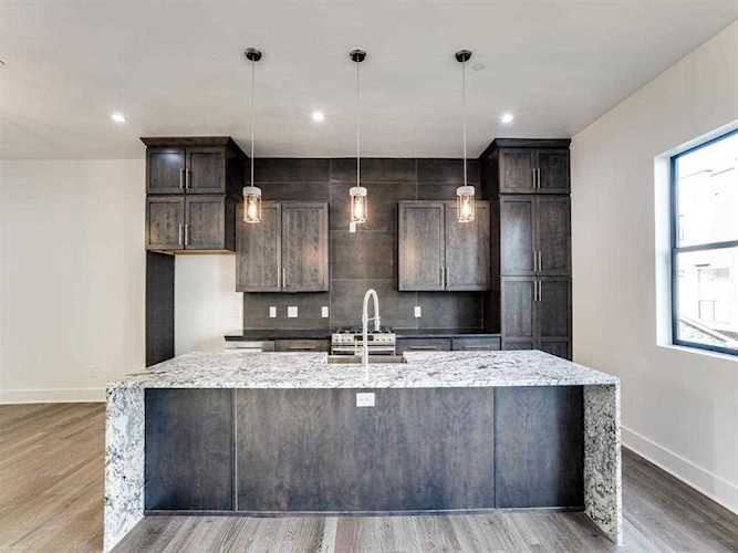 422 W 9th Street #105 Dallas, TX 75208