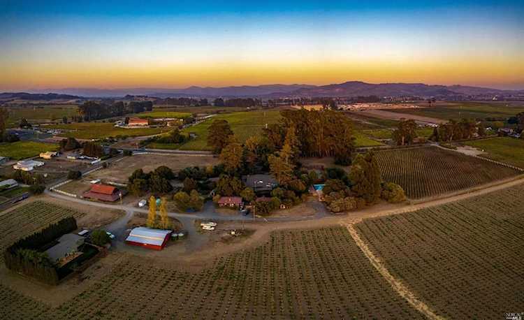 2035 Cuttings Wharf Road Napa, CA 94559
