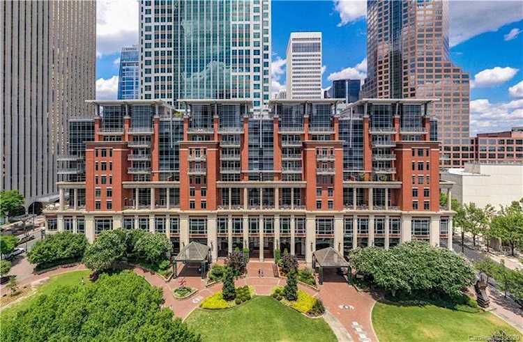 435 S Tryon St Charlotte, NC 28202