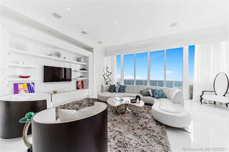 15811 Collins Ave Sunny Isles Beach, FL 33160