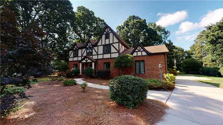 607 Greenbrook Parkway Matthews, NC 28104
