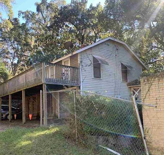 1739 S M L King Jr Blvd Tallahassee, FL 32301