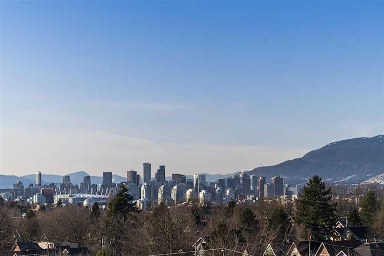 1675 E 14th Avenue Vancouver, BC V5N 2C9