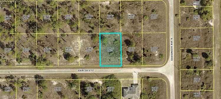 737 E Barcia St Lehigh Acres, FL 33974 | MLS 220073541 Photo 1