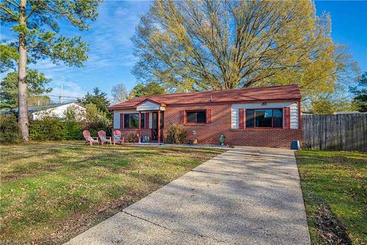 home for sale in Aragona Village Virginia Beach VA 23462 - MLS 10351957 Photo 1