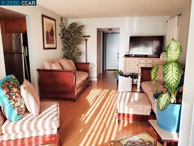 15 Las Moradas Cir San Pablo, CA 94806