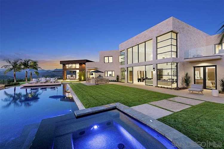 18490 Lago Vista Rancho Santa Fe, CA 92067