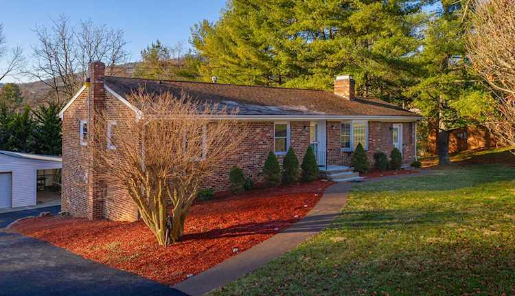 281 Catawba Daleville, VA 24083
