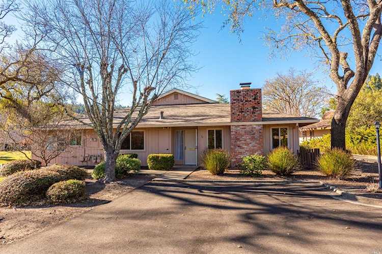 8 Meadowgreen Court Santa Rosa, CA 95409