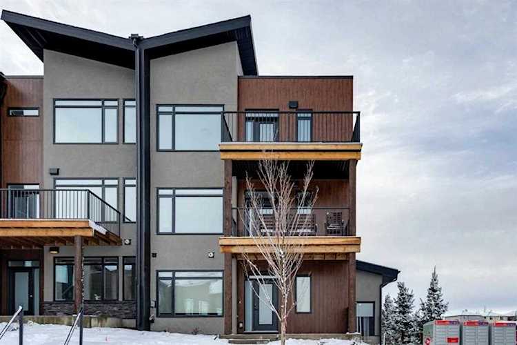 21 Royal Elm Green NW #1204 Calgary, AB T3G 0G8
