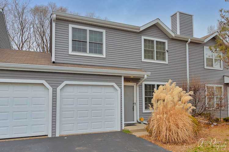 1974 Westview Ln Round Lake Beach, IL 60073