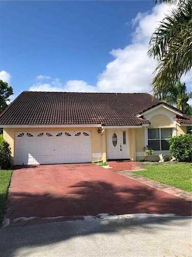 21281 Millbrook Ct Boca Raton, FL 33498