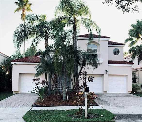 10992 Boston Dr Cooper City, FL 33026