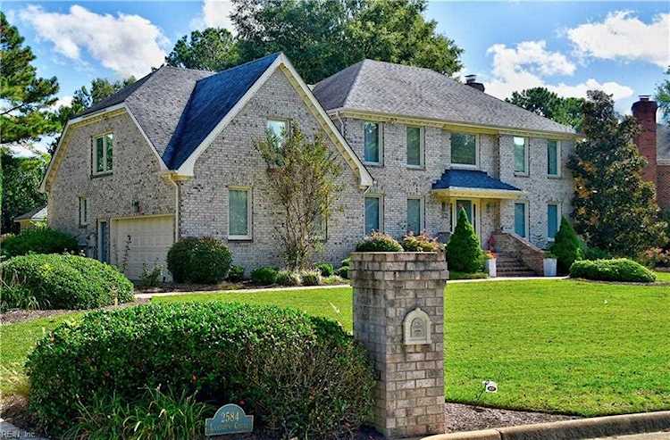 2584 Landview Circle Virginia Beach, VA 23454