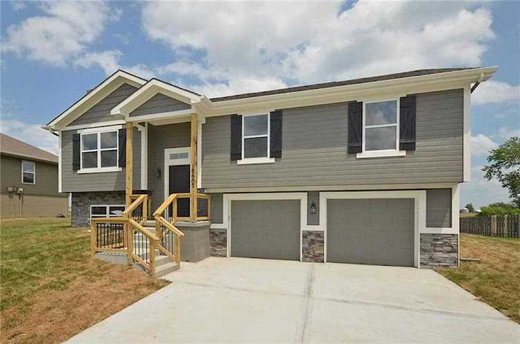 601 Dolinger Ct Trimble, MO 64492