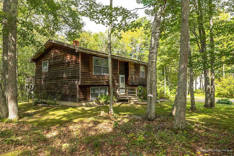 3 Red Oak Dr Rockport, ME 04856