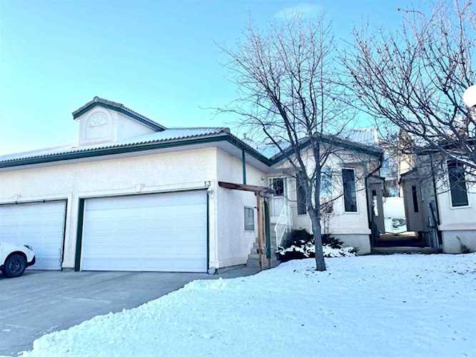13 Strathearn Gardens SW Calgary, AB T3H 2R1