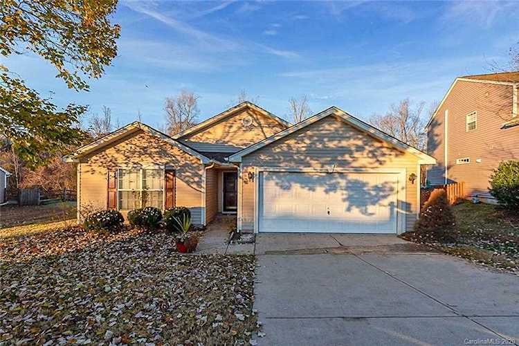 8293 Chatsworth Dr Indian Land, SC 29707