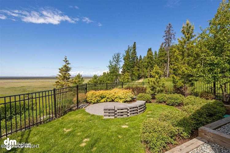 10322 Prince William Circle Anchorage, AK 99515