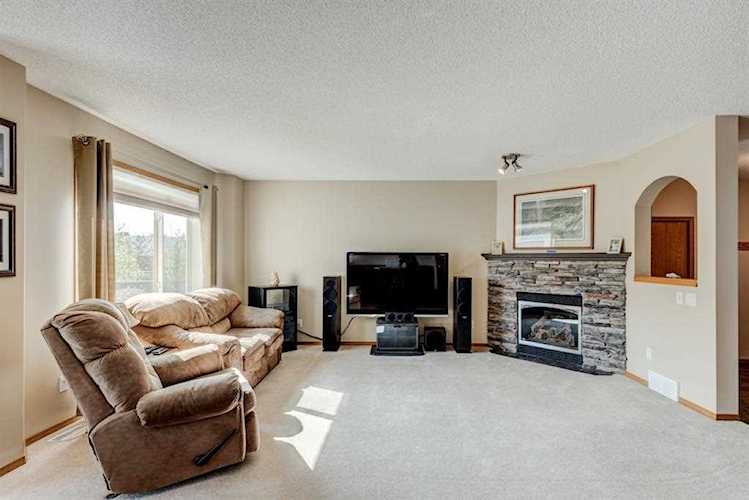 424 Stonegate Rd NW Airdrie, AB T4B 2Z9