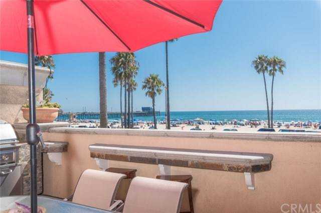 2202 W Oceanfront Newport Beach, CA 92663