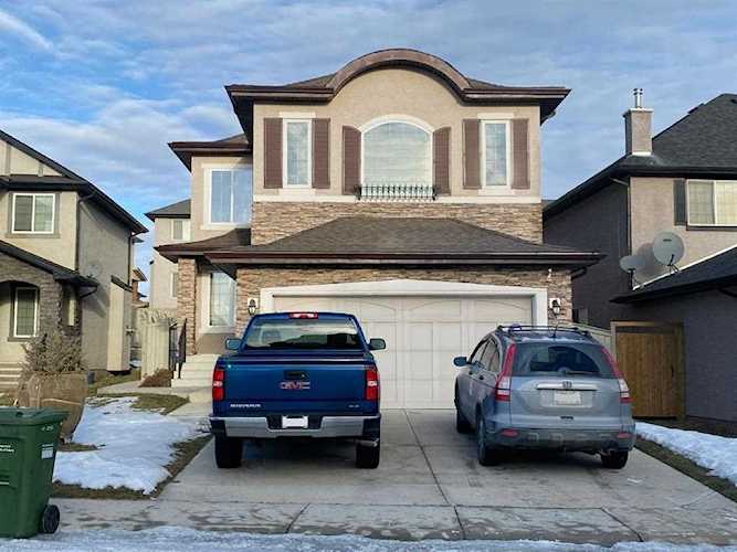 13 Sherwood View Calgary, AB T3R 1P1