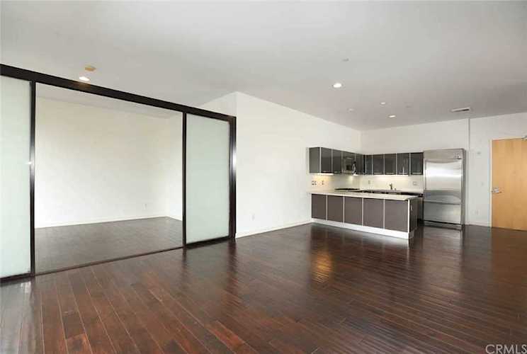 801 S Grand Avenue #1702 Los Angeles, CA 90017