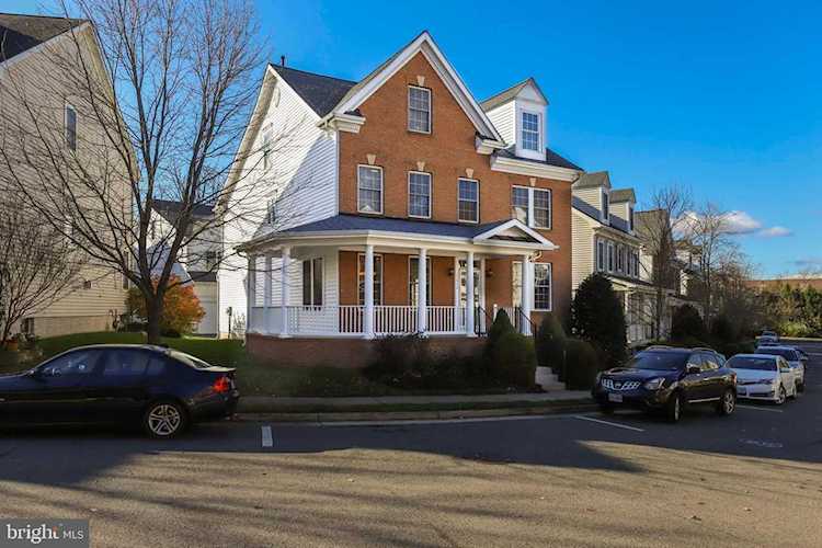 13932 Malcolm Jameson Way Centreville, VA 20120