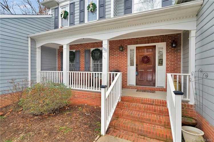 336 Whitefriars Ln Matthews, NC 28105