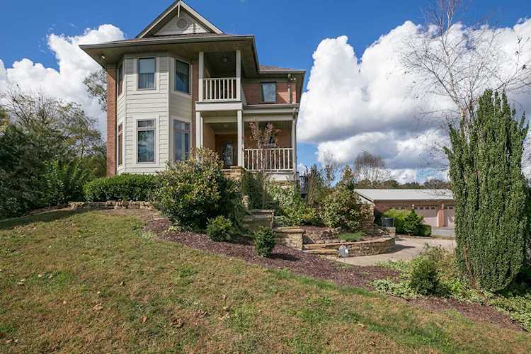 112 Pope Ln Bell Buckle, TN 37020