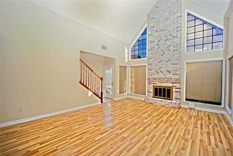 2519 Carriage Ln Stafford, TX 77477