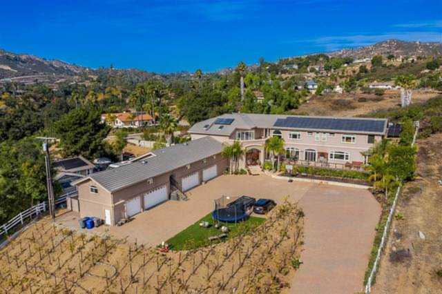 25445 Jesmond Dene Road Escondido, CA 92026