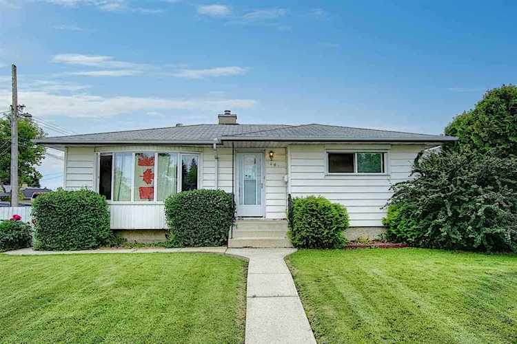 7907 132 Avenue Edmonton, AB T5C 2B3