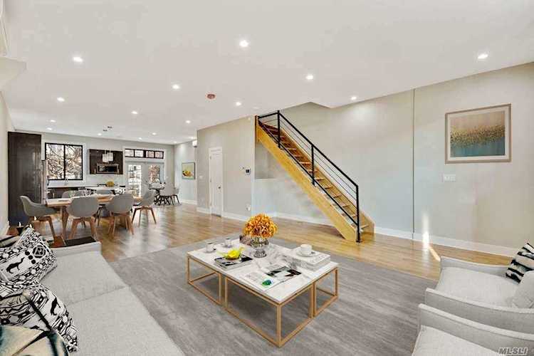 213 Weirfield Street Bushwick, NY 11221