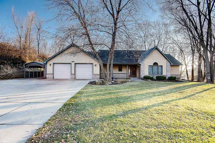 1064 Wagon Wheel Trail Mendota Heights, MN 55120