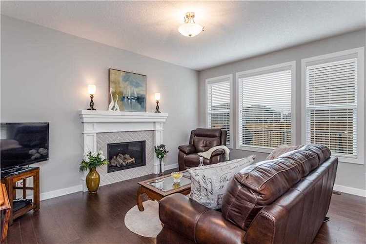4 Mount Rae Place Okotoks, AB T1S 0L7