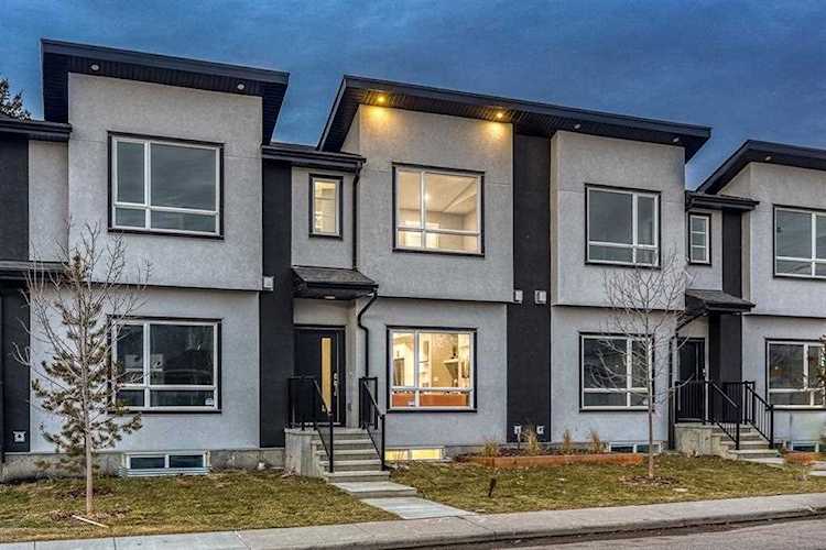 1911 42 St Calgary, AB T3A 0A6