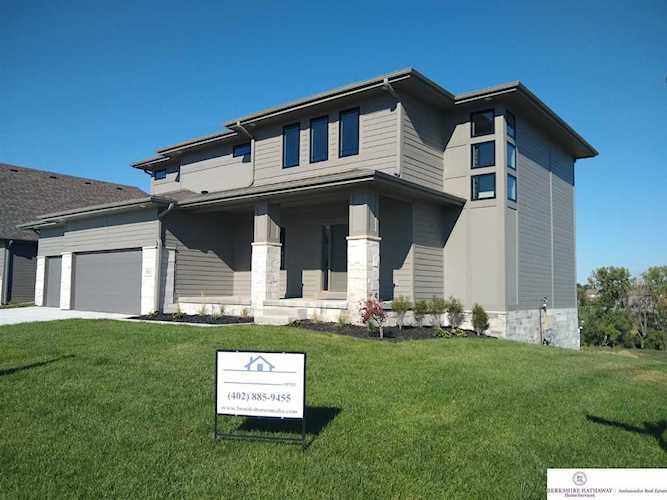 8001 N 167th AveBenningtonNo description available...NE22021946Summer Hill Farm68007home for sale$415,000 Photo 1