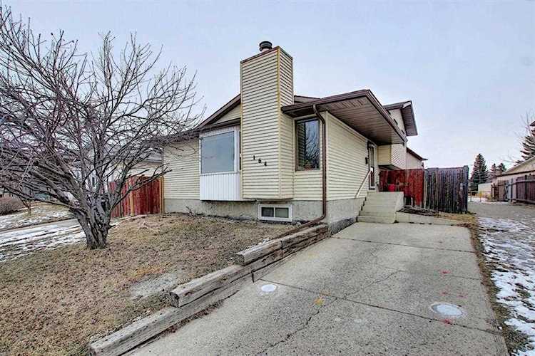164 Whitaker Close NE Calgary, AB T1Y 5K3